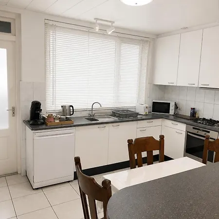 Entire Villa, Free Parking Апартаменты Велдховен