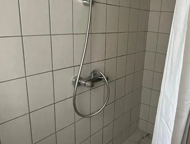 Entire Villa, Free Breakfast, Free Parking *