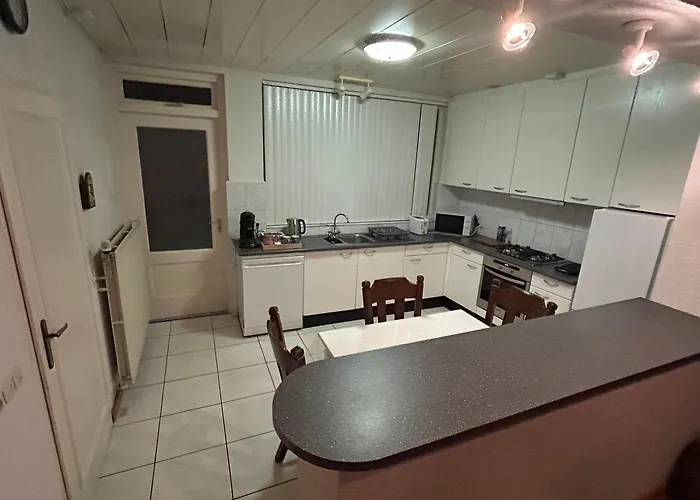 Entire Villa, Free Breakfast, Free Parking Veldhoven