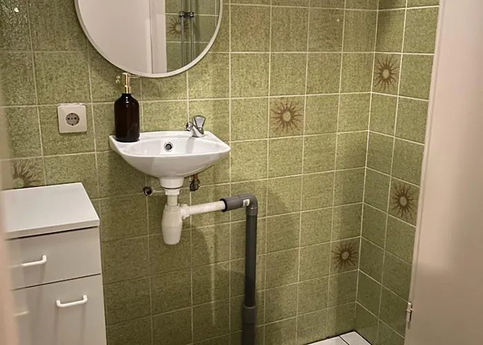 Entire Villa, Free Breakfast, Free Parking Appartamento